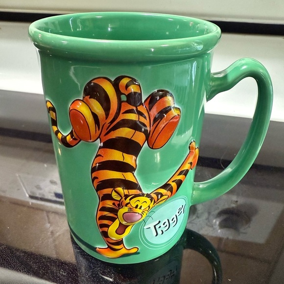 Disney Store 3D Tigger Mug - Picture 1 of 6